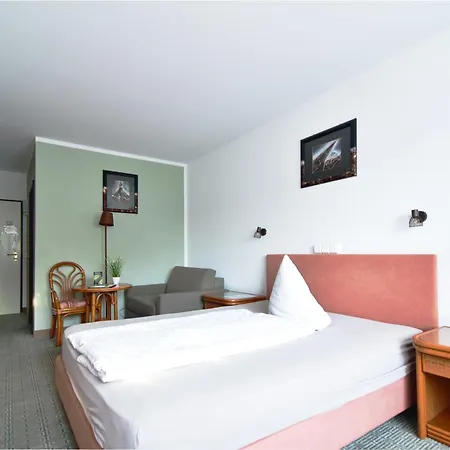 Land-gut-hotel Schenkenberger Hof 3* Delitzsch