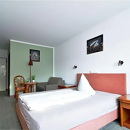 Land-gut-hotel Schenkenberger Hof 3* Delitzsch