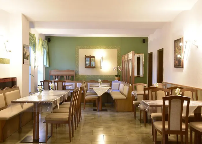 Land-gut-hotel Schenkenberger Hof 3* ديلتزش