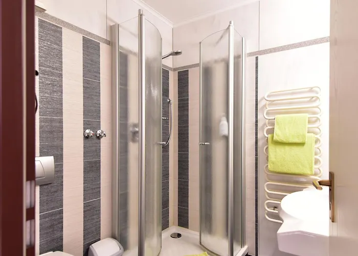 فندق Land-gut-hotel Schenkenberger Hof 3*