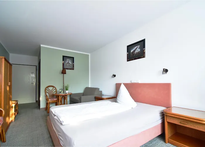 Land-gut-hotel Schenkenberger Hof 3* Delitzsch
