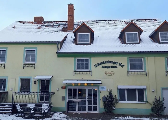 Land-gut-hotel Schenkenberger Hof فندق